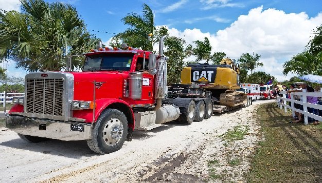 How to Transport Heavy Equipment Safely and What you Need to Know